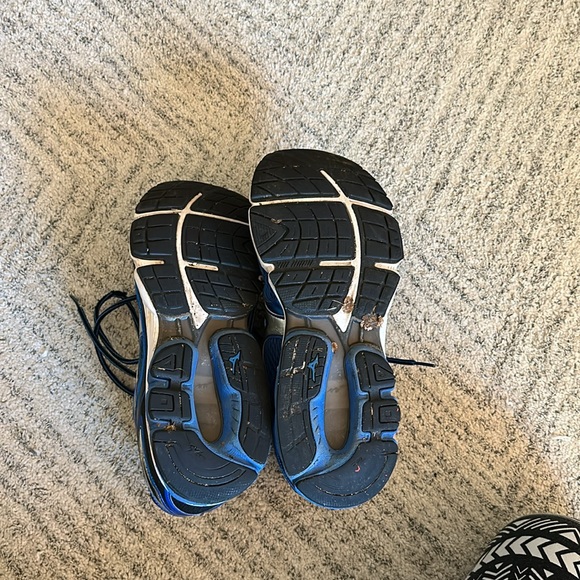 Men’s Mizuno Wave Inspire 13 Sneakers - Picture 4 of 4